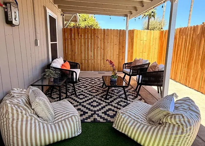 Ferienhaus Modern Desert Getaway, Sleeps 5-fire Pit-coffee Bar *